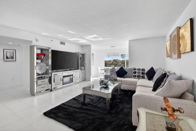 5778 Crystal Shores Drive 406, Boynton Beach, FL 33437