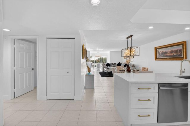 5778 Crystal Shores Drive 406, Boynton Beach, FL 33437