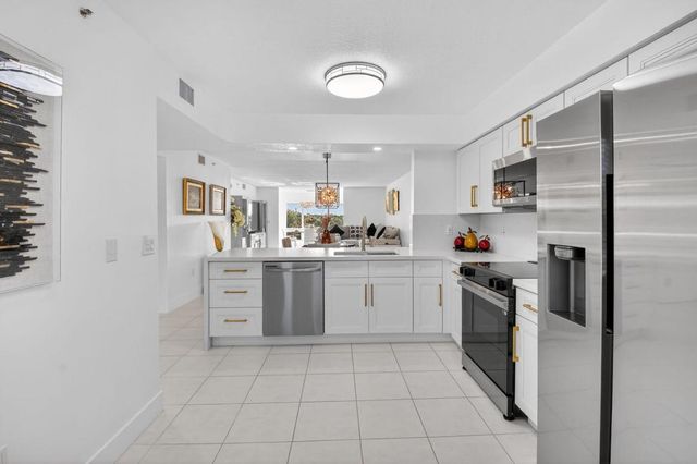 5778 Crystal Shores Drive 406, Boynton Beach, FL 33437