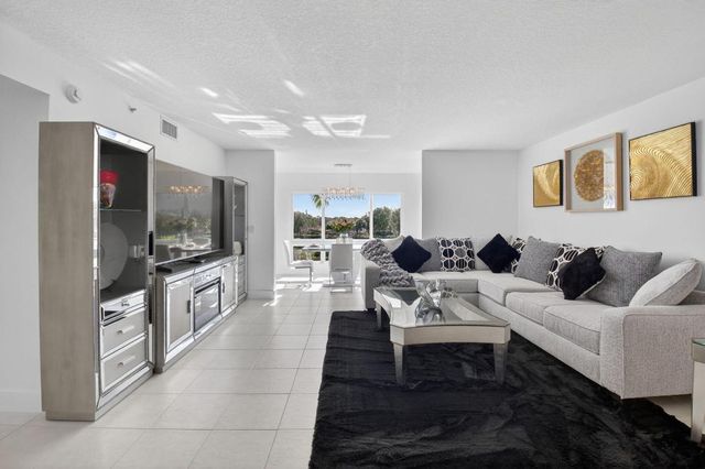 5778 Crystal Shores Drive 406, Boynton Beach, FL 33437