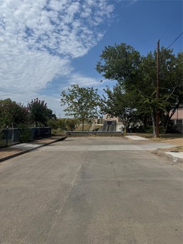 3351 Parvia Avenue, Dallas, TX 75212