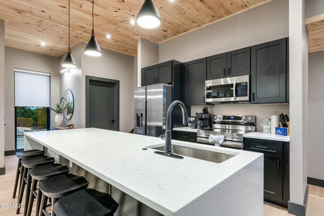 1334 Reedmont Way, Sevierville, TN 37876