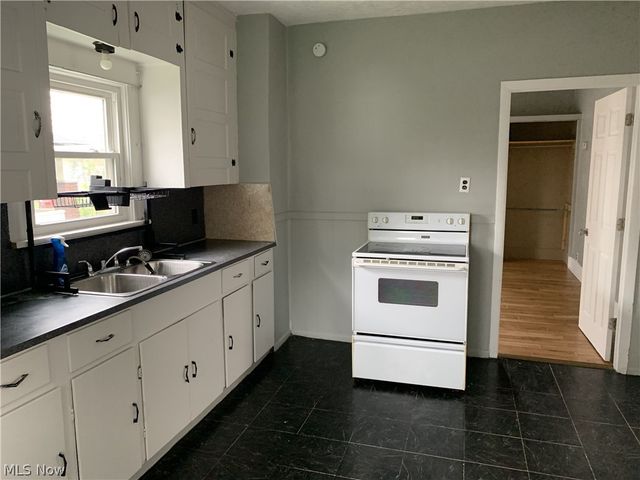 2527 Coventry Boulevard NE, Canton, OH 44705