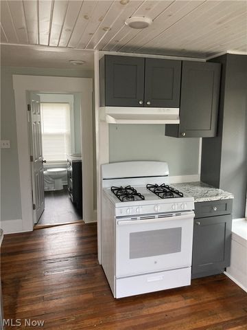 2527 Coventry Boulevard NE, Canton, OH 44705