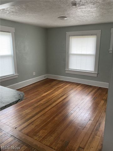 2527 Coventry Boulevard NE, Canton, OH 44705