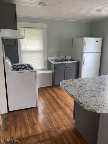 2527 Coventry Boulevard NE, Canton, OH 44705