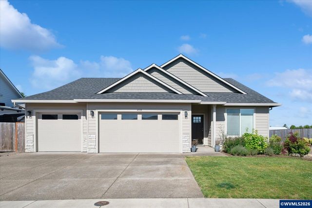 4722 Royal Dr NE, Albany, OR 97321