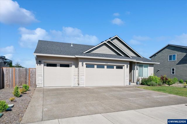 4722 Royal Dr NE, Albany, OR 97321
