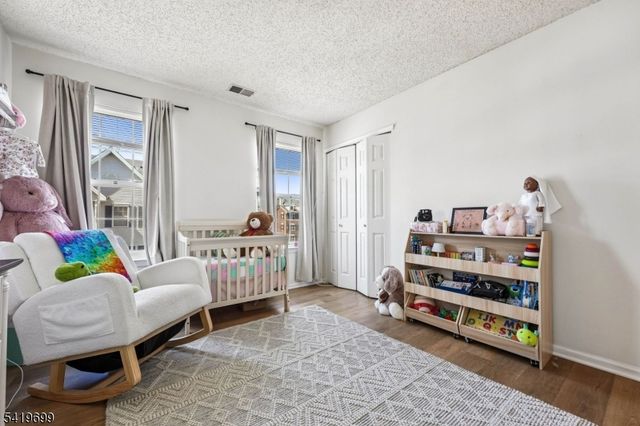 48 Cornerstone Ln, Newark City, NJ 07103