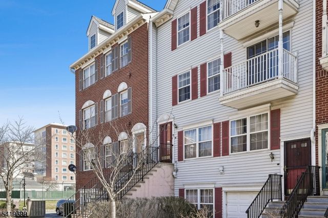 48 Cornerstone Ln, Newark City, NJ 07103