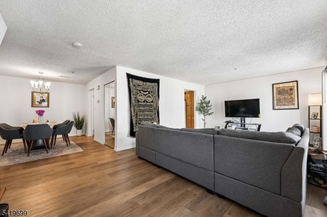 48 Cornerstone Ln, Newark City, NJ 07103