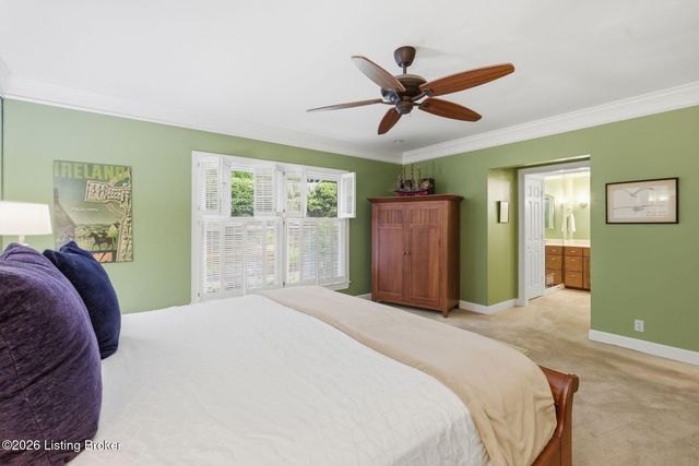 5208 Indian Woods Ct, Louisville, KY 40207