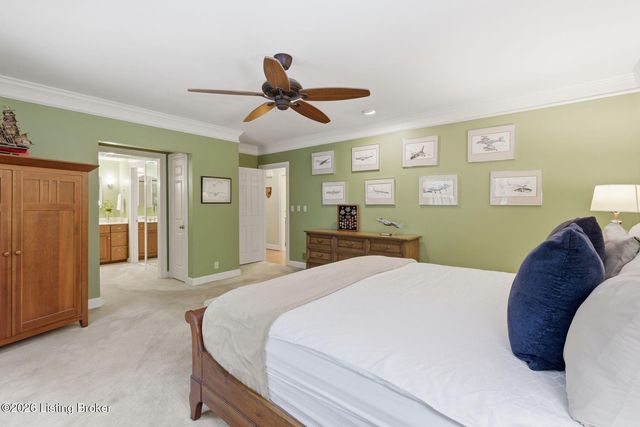 5208 Indian Woods Ct, Louisville, KY 40207
