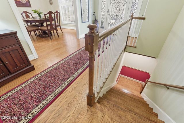 5208 Indian Woods Ct, Louisville, KY 40207