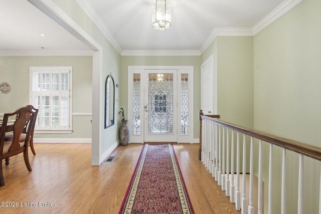 5208 Indian Woods Ct, Louisville, KY 40207