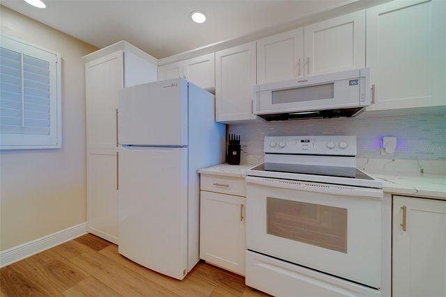 18304 GULF BOULEVARD 102, Redington Shores, FL 33708