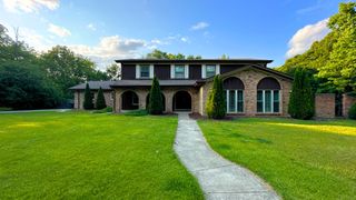 1607 Sylvan Court, Flossmoor, IL 60422