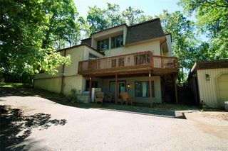 3515 Lahring, Fenton, MI 48451