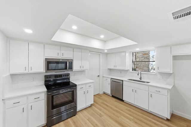 1301 Spyglass DR, Austin, TX 78746