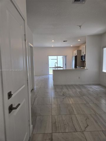 862 SE 17th St 862, Homestead, FL 33034