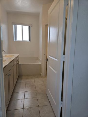 862 SE 17th St 862, Homestead, FL 33034