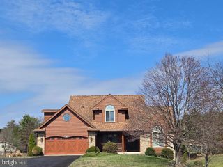 1042 WINTERCAMP TRL, Hedgesville, WV 25427