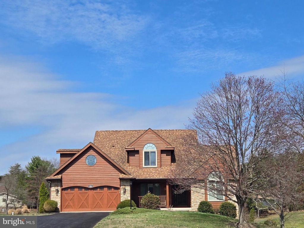 1042 WINTERCAMP TRL, Hedgesville, WV 25427