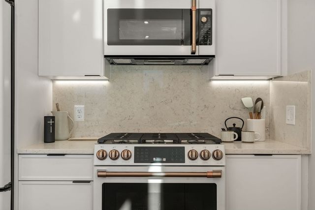 100 Lincoln Street 304, Boston, MA 02135