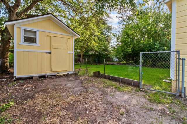 605 Pearl Street, Baytown, TX 77520