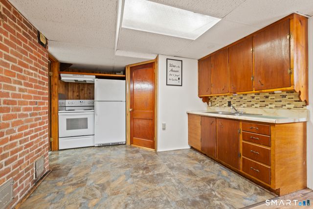 20 John Street, Enfield, CT 06082