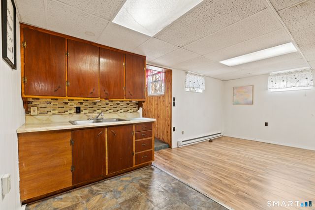 20 John Street, Enfield, CT 06082