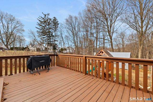 20 John Street, Enfield, CT 06082