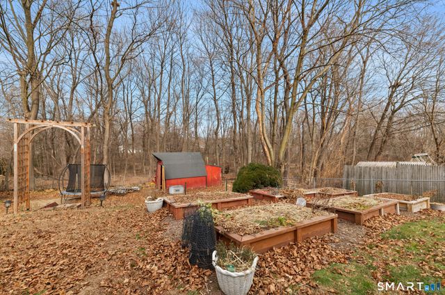 20 John Street, Enfield, CT 06082