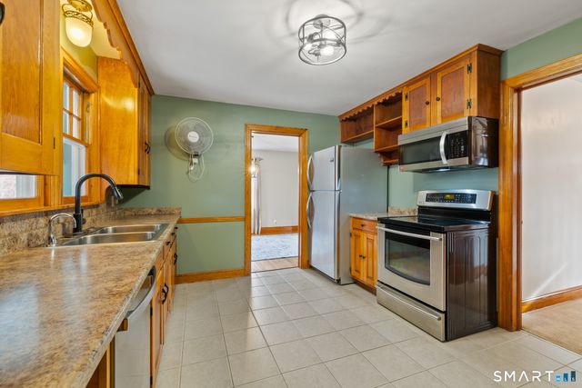 20 John Street, Enfield, CT 06082