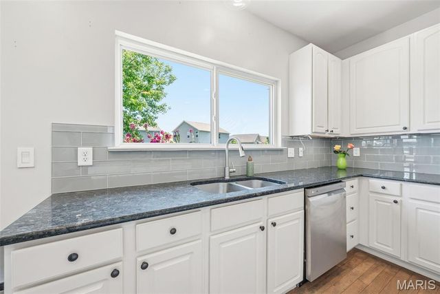 4006 Riverdell Drive, Wentzville, MO 63385