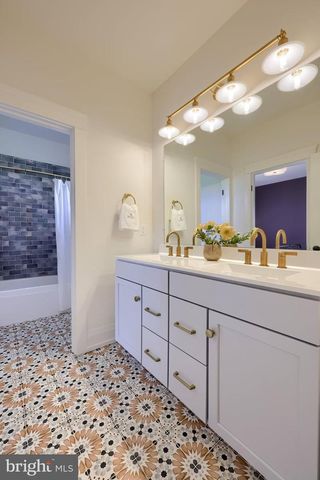 433 JAMESFIELD DR, Lititz, PA 17543