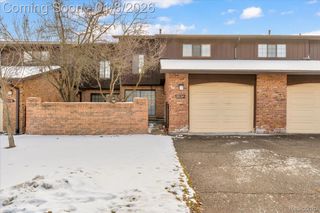 26134 Summerdale Drive, Southfield, MI 48033