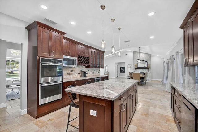 13172 Doubletree Circle, Wellington, FL 33414