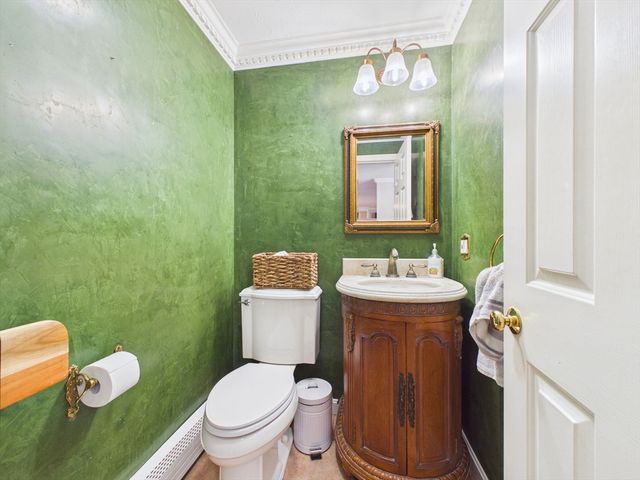 23 Elmwood Dr, Berkley, MA 02779