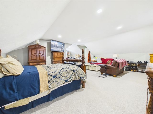 23 Elmwood Dr, Berkley, MA 02779