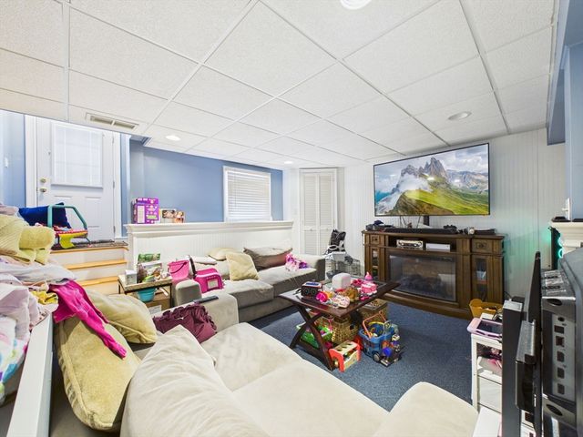 23 Elmwood Dr, Berkley, MA 02779