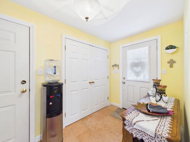 23 Elmwood Dr, Berkley, MA 02779