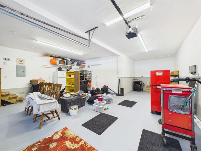 23 Elmwood Dr, Berkley, MA 02779