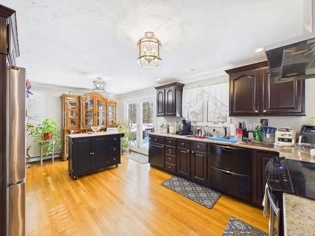 23 Elmwood Dr, Berkley, MA 02779