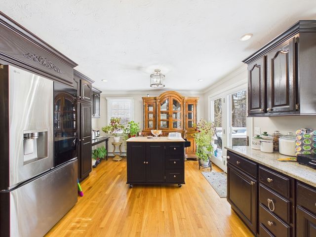 23 Elmwood Dr, Berkley, MA 02779