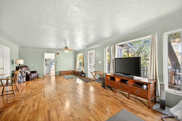 13688 Highway 238, Applegate, OR 97530