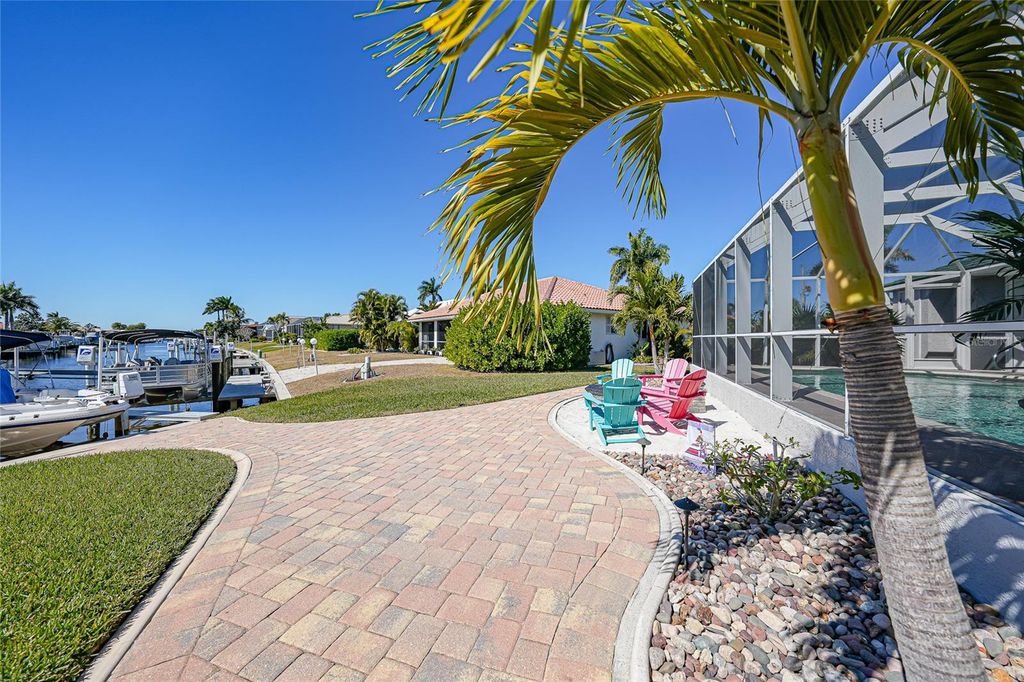 Image 39 of property listing at 1001 MINEO DRIVE, Punta Gorda, FL 33950