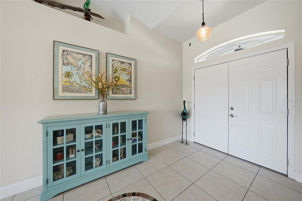 Image 5 of property listing at 1001 MINEO DRIVE, Punta Gorda, FL 33950