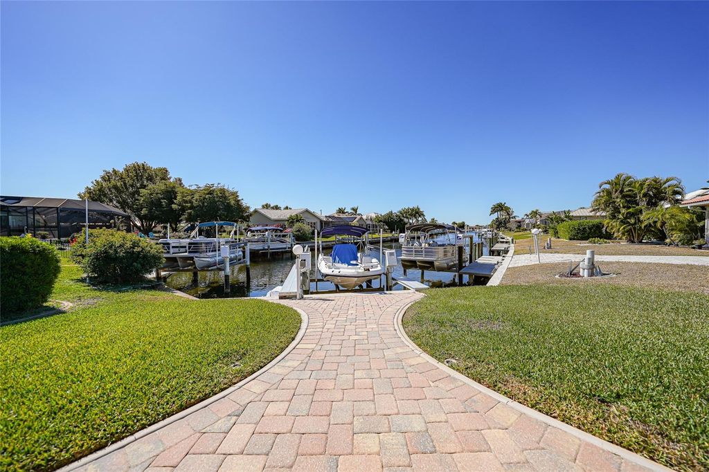 Image 41 of property listing at 1001 MINEO DRIVE, Punta Gorda, FL 33950