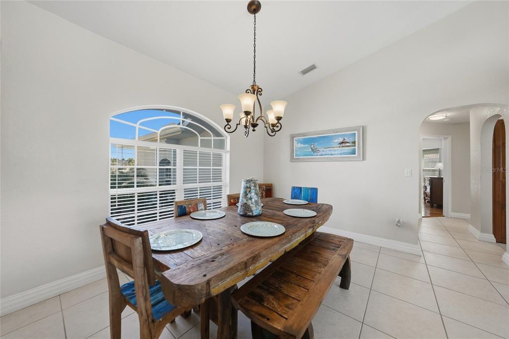 Image 7 of property listing at 1001 MINEO DRIVE, Punta Gorda, FL 33950